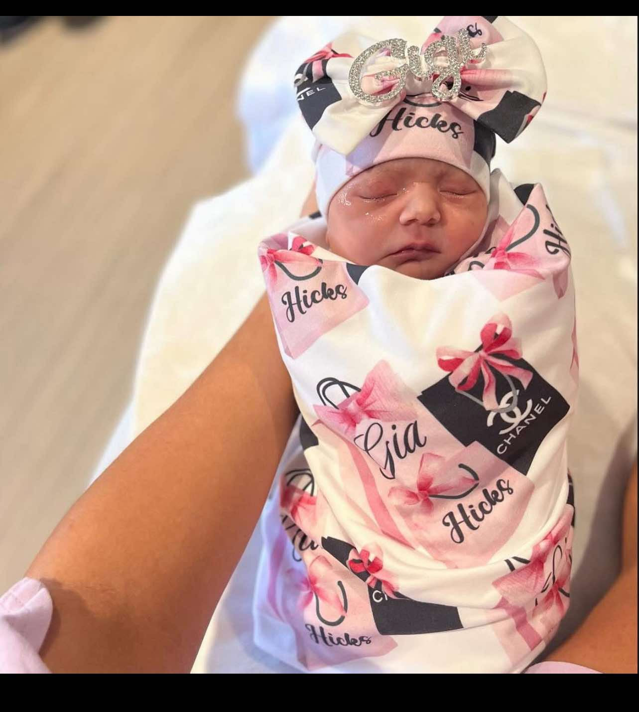 Reserved- 4 Christmas sets Melania